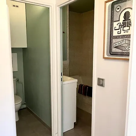 Appartamento Peaceful Duplex - Terrace & Garden Parigi